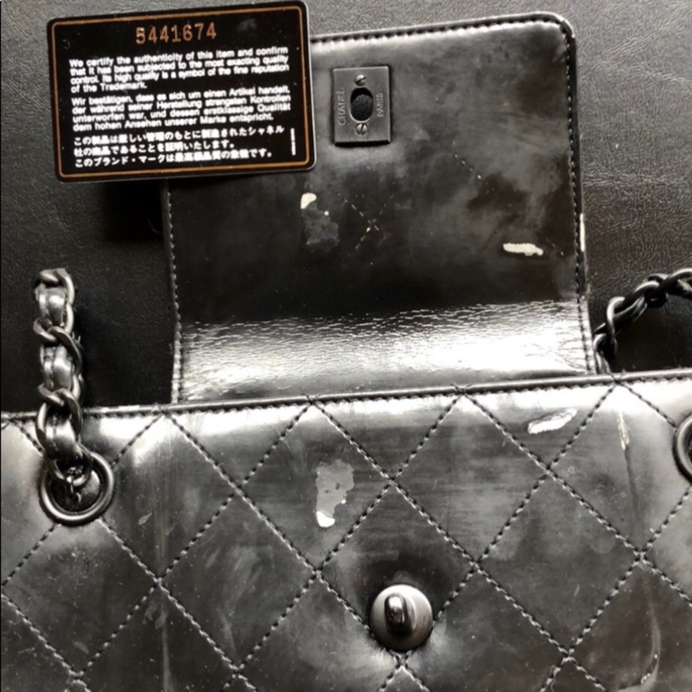 CHANEL 😁 SOLD 😁 quilted matte black chain handle handbag - Picture 5 of 16